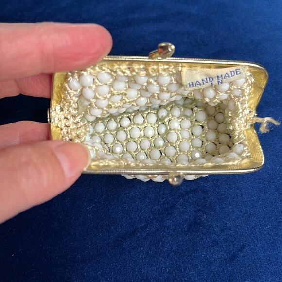 Vintage White Beaded Change Purse - Picture 4 of 6